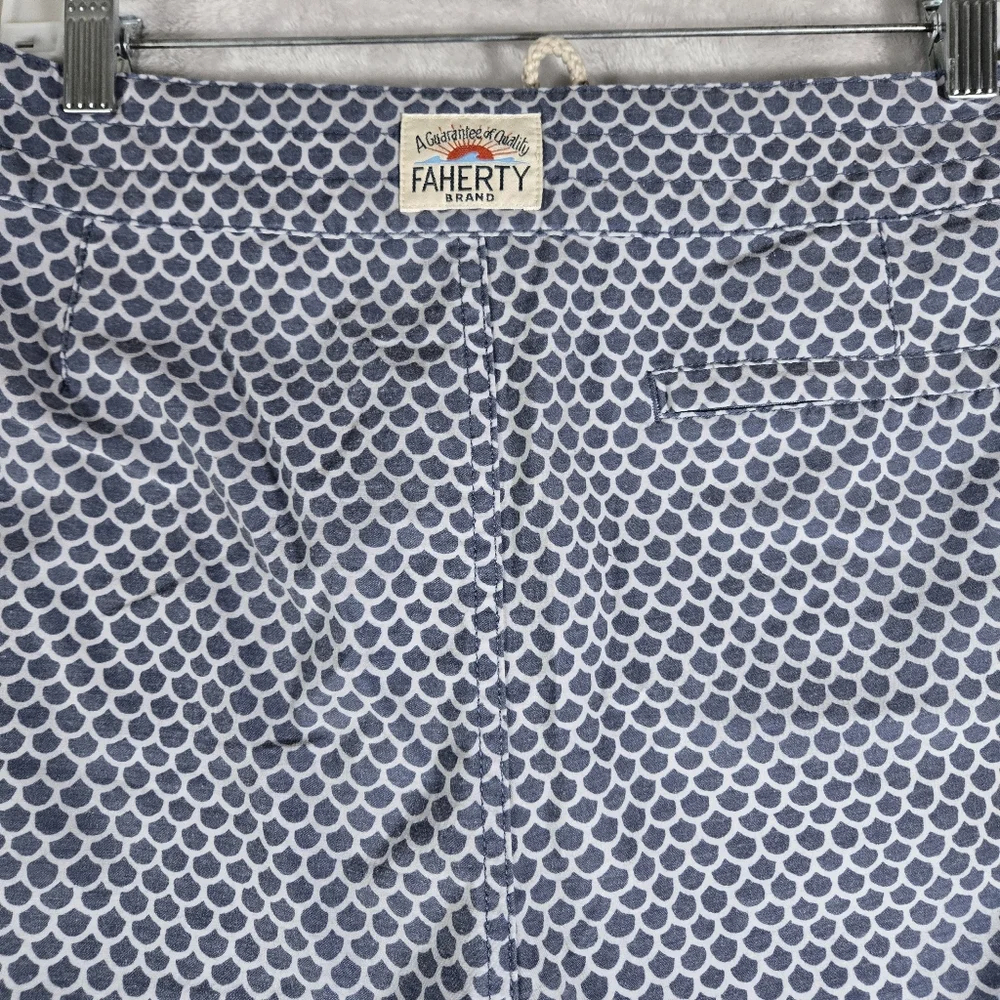 Faherty Board Swim Shorts Trunks Mens Size 36 Blue Fish Scales 6.5” Inseam